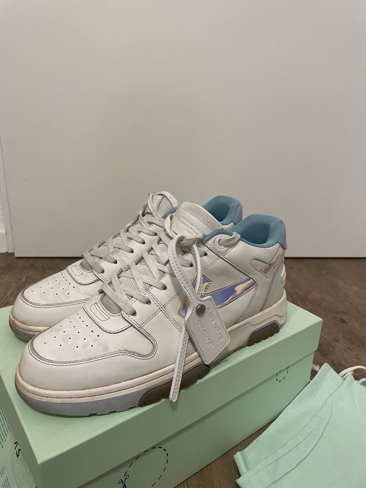 Off White Out Of Office White Iridescent Blue Sneaker| EU45 Weiß in Bonn