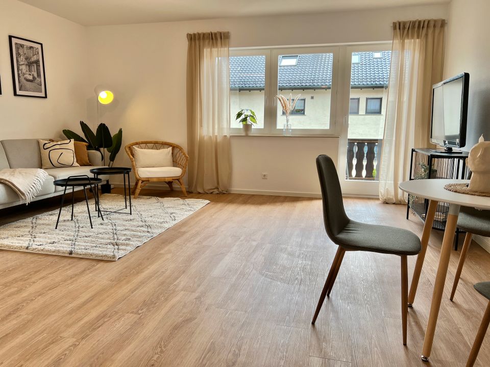 RESERVIERT Helle offene 2 Zimmer 60 m2 Wohnung  frisch renoviert mit Fußbodenheizung und Energieklasse B in Haibach Unterfr.