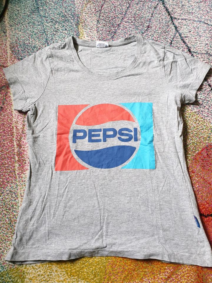 Pepsi T-Shirt hellgrau Gr. 44 eher M/L in Coburg