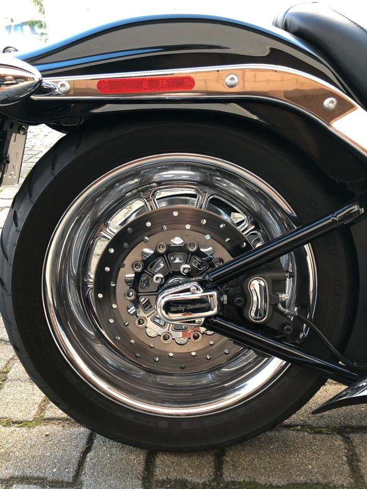 Harley Davidson FXSTSSE2 screaming eagle Springer 2008 in Radolfzell am Bodensee