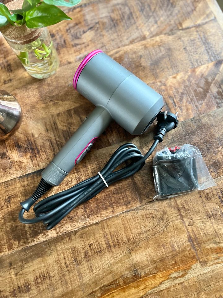 NEU Ionen Föhn Haartrockner Hair Dryer in Bergisch Gladbach