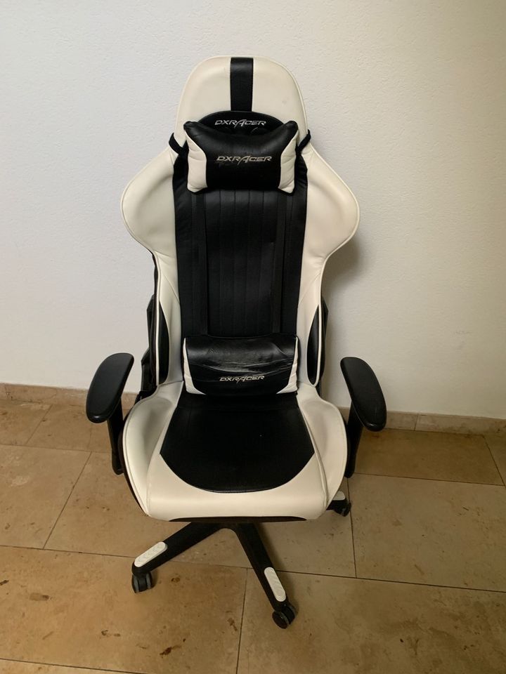DXRacer 6 Gaming Chair in Oberursel (Taunus)