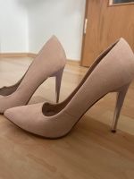 Stiletto beige high heels Pumps hohe Schuhe absatzschuhe Hessen - Idstein Vorschau