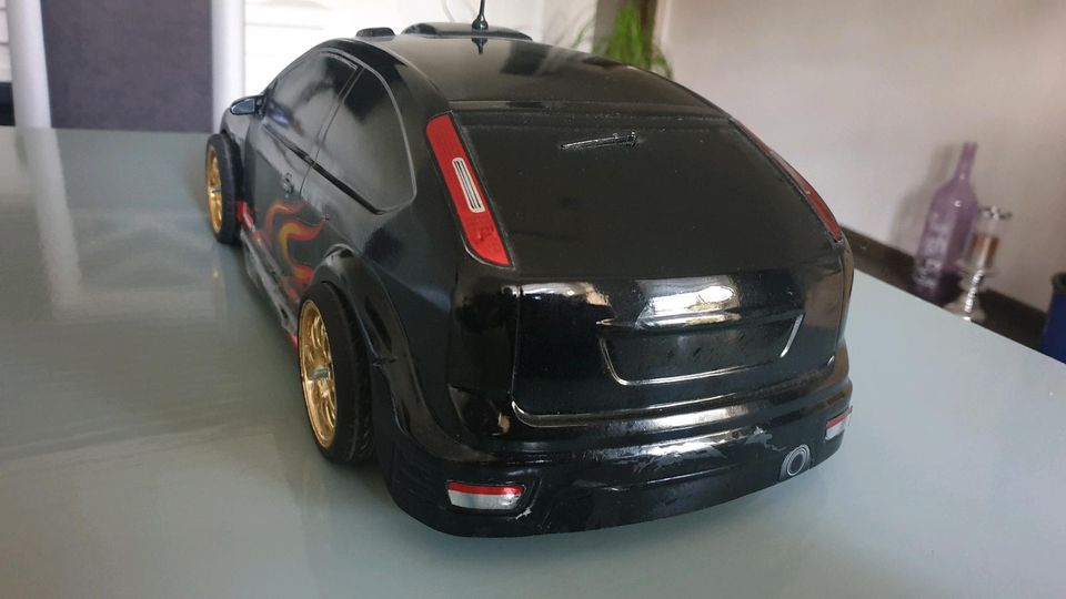 RC Ford Focus Karosserie 1:10 in Arberg