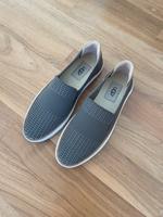 Leichte Sommer Slipper UGG Bayern - Taufkirchen München Vorschau