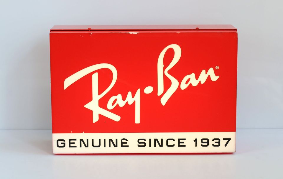 Original Ray-Ban Leuchtschild in Wilhelmshaven