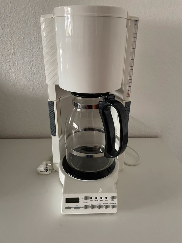 Kaffeeautomat CM 9811 / Kaffeemaschine mit Timer und Radio in Hofgeismar