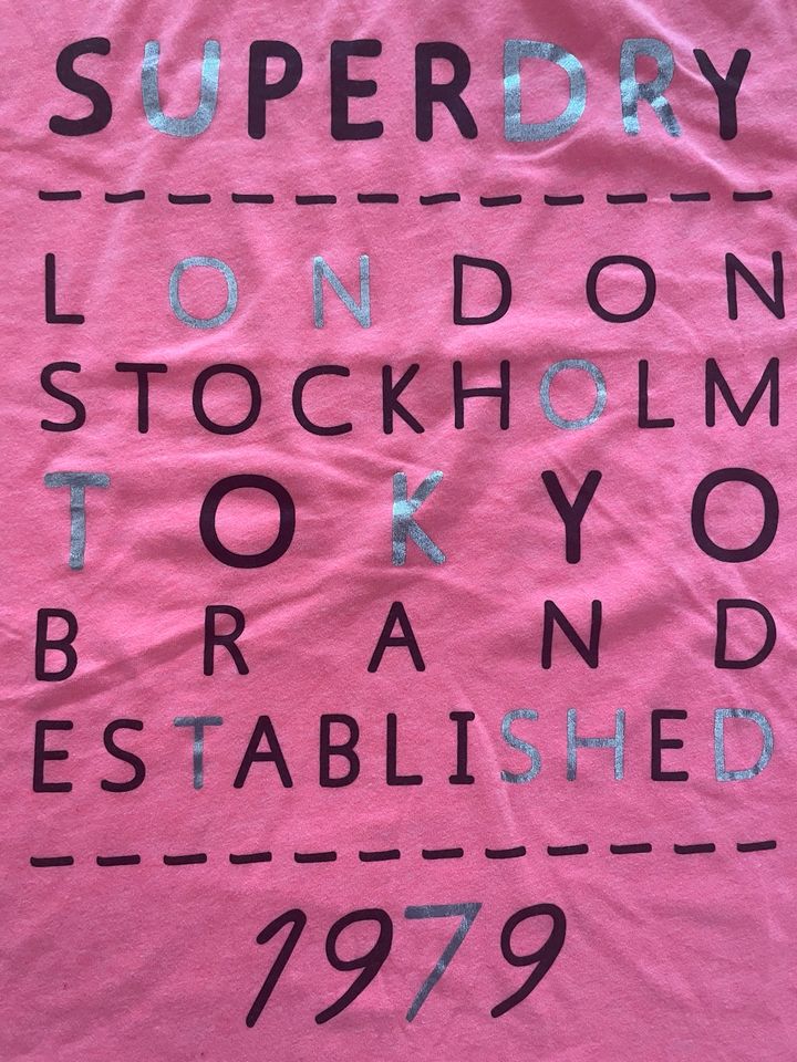 Neuwertig - Superdry Top Shirt Neon pink Gr 40 / M in Düsseldorf
