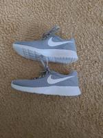 Nike Sneaker Gr. 40 Hessen - Karben Vorschau