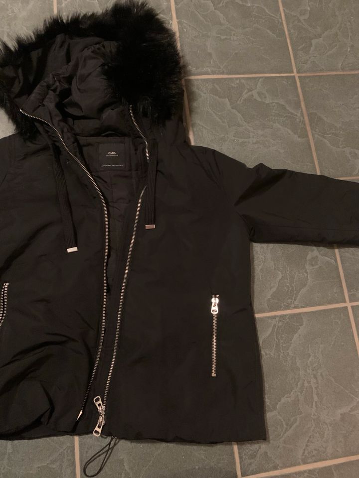 Zara Daunen Jacke in Vohenstrauß