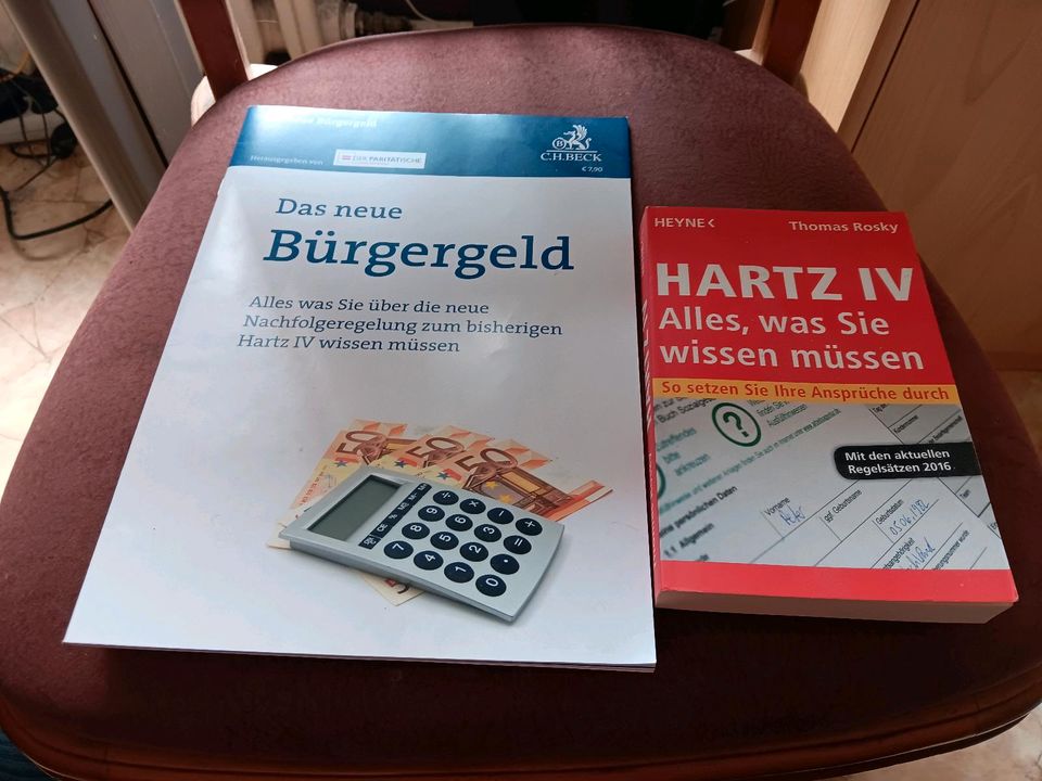 2 Bücher von Bürgergeld und Hartz IV in Hasselfelde