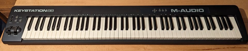 MIDI Keyboard M-Audio Keystation 88 MKII in Bad Emstal