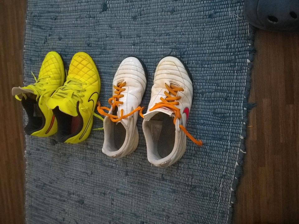 Fußballschuhe abzugeben. in Gelsenkirchen