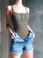 Pieces Sexy Stretch Body Figurbetonend Knopfleiste Gr. XS | Khaki Hessen - Limburg Vorschau