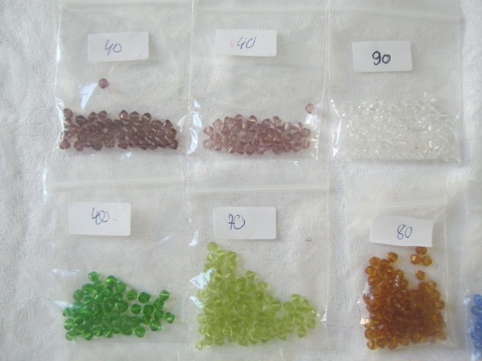 Perlen Glasperlen ca. 3 mm buntes Sortiment Konvolut in Künzell