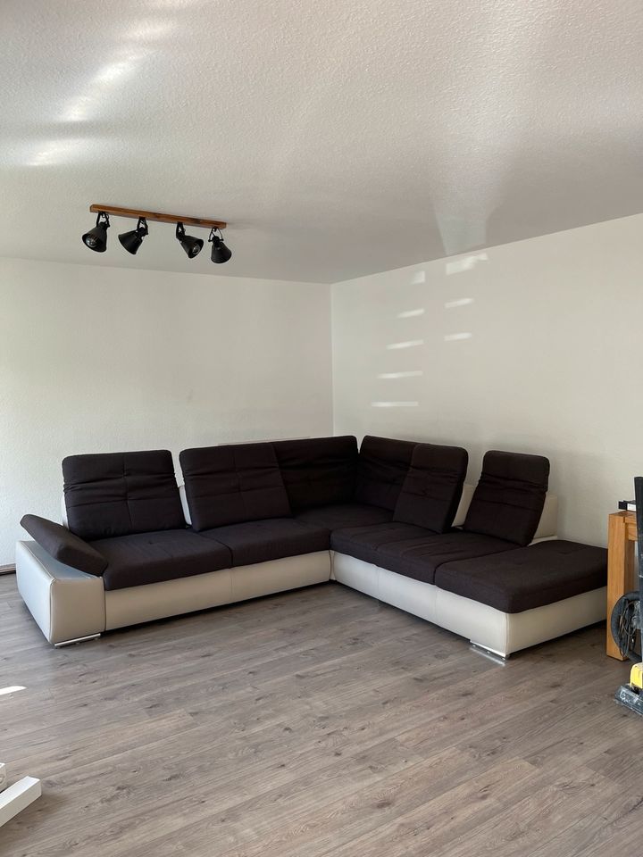 Wohnlandschaft/Eckcouch/Couch Sofa mit tiefer Sitzfläche in Plettenberg
