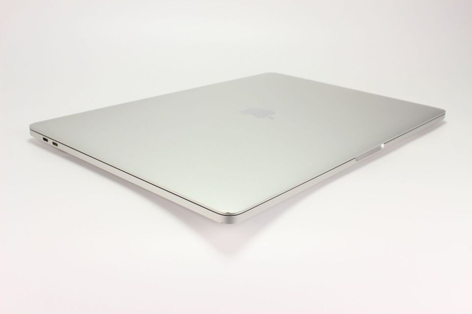 Apple MacBook Pro15,3 A1990 (2018) 15.4"  i9-8950HK 16GB 512GB in Mettenheim