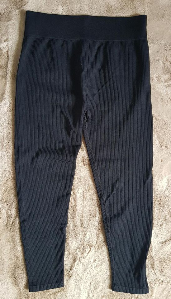 H&M hm Sport XL XXL Seamless Leggings Schwarz Neu Gym Bequem Fit in Rotenburg