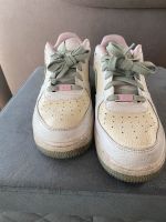 Nike Air Force 1 Sneaker Schuhe Gr. 40, neuwertig Nordrhein-Westfalen - Pulheim Vorschau