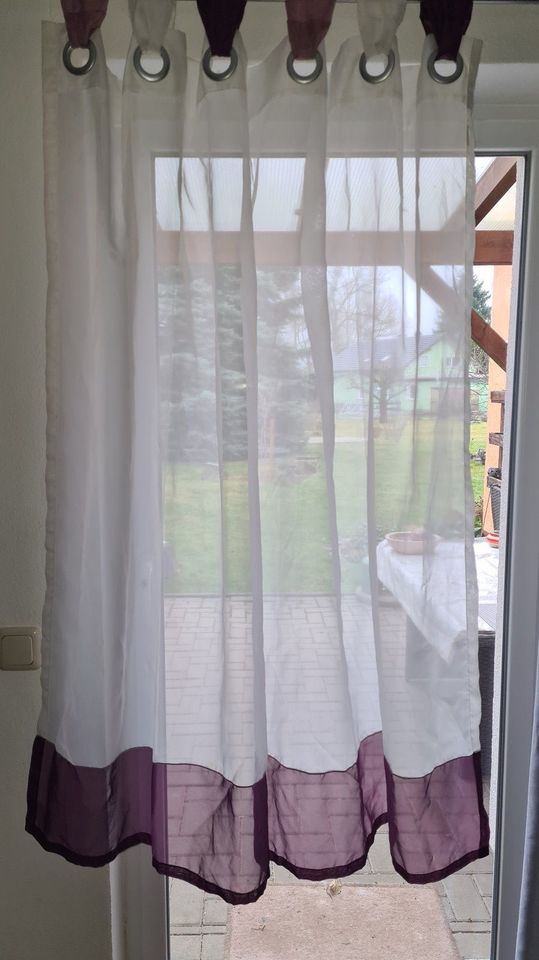 Gardine/Schal/Vorhang, Farbe weiß/transparent/lila, 4x in Pegau