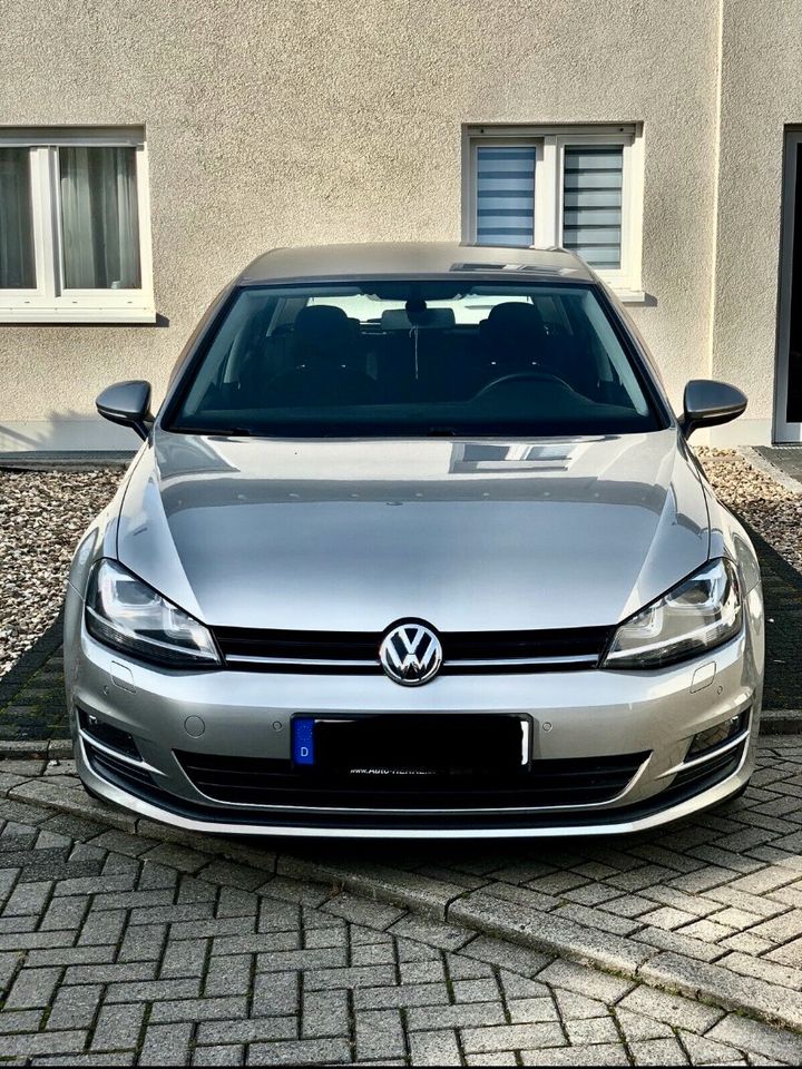 Golf  VII Lim. 1.2 TSI 63kW Lim. Comfortline in Düsseldorf