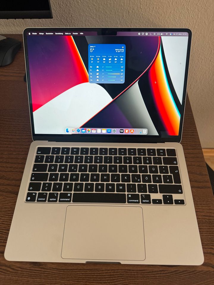 Apple MacBook Air 13,6 Zoll M2 Full Set in Jena