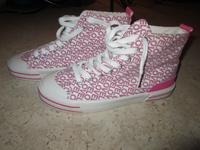 Graceland Damen Sneaker mit rosa Love Schrift Größe 40 Düsseldorf - Heerdt Vorschau