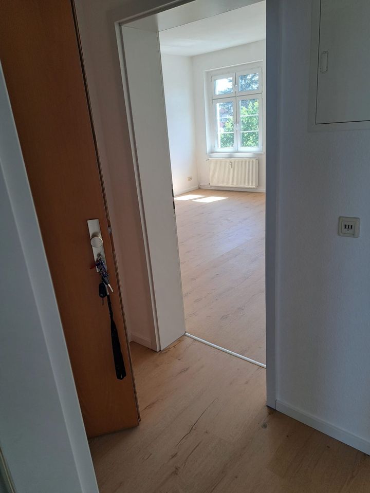 BESICHTIGUNG AM 06.06.2024 um 15:30 Uhr - 16:30 Uhr !! Frisch renovierte 2-Zimmer-Wohnung in top-saniertem Altbau mit großem Balkon! in Eberswalde