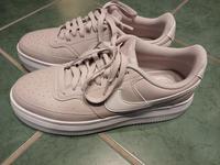 Nike Turnschuhe Größe 44 Bayern - Leupoldsgrün Vorschau