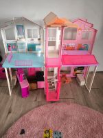 Barbie-Haus mit Zubehör Möbel Rheinland-Pfalz - Langenhahn Vorschau