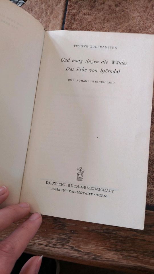 Buch "Und Ewig Singen die Wälder/Das Erbe von Björndal" in Kulmbach