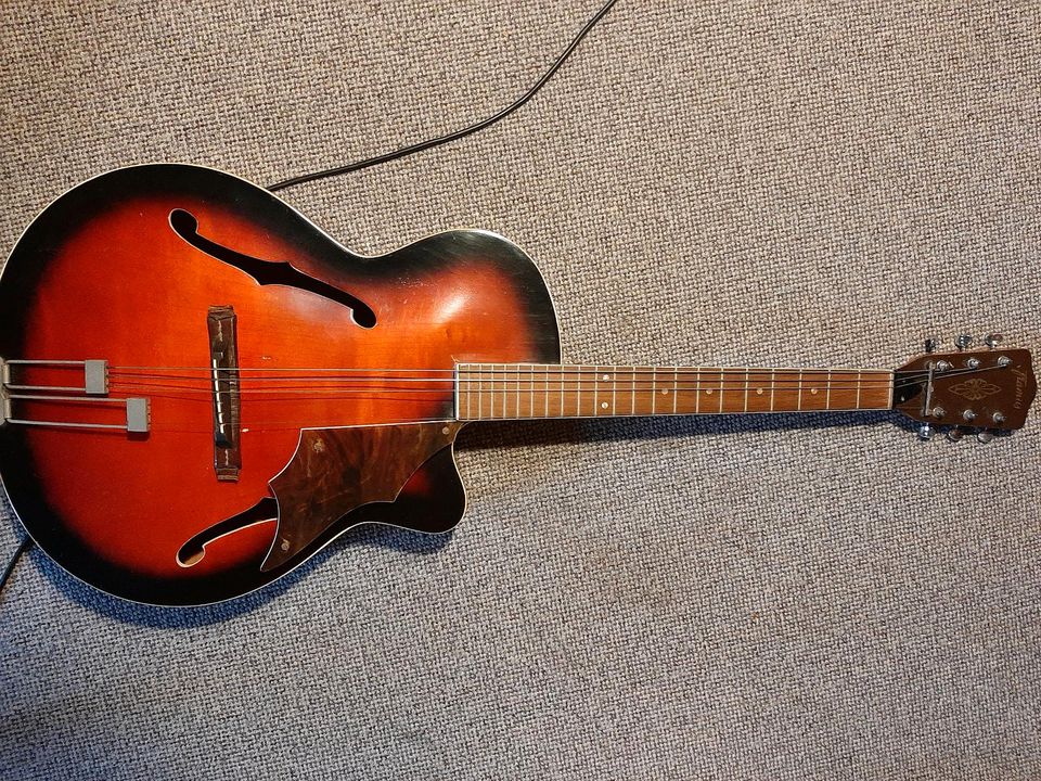 Alte Frame Jazz Gitarre von ca 1960 in Blieskastel