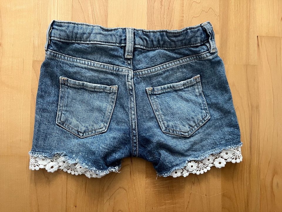 H&M Jeansshorts Shorts kurze Hose 104 110 spitze in Karlsdorf-Neuthard