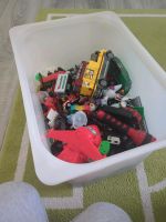 Verschiedene kleine Lego City und Playmobil Teile Niedersachsen - Vechta Vorschau