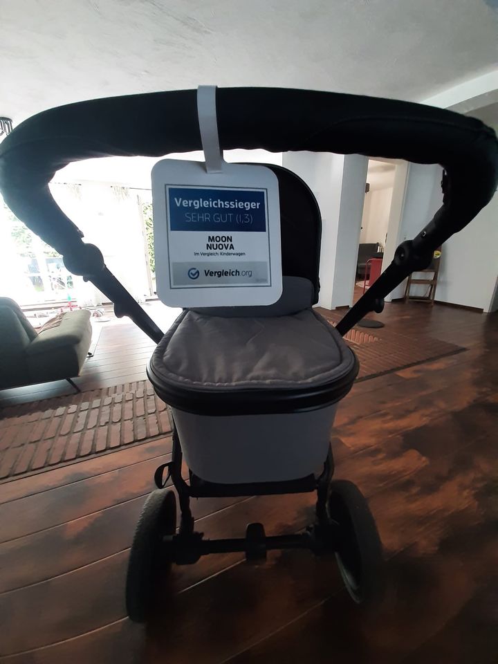 Kombi Kinderwagen von Moon. Grau. Babywanne + Sportsitz in Hattersheim am Main