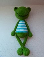 Frosch Luis gehäkelt handgefertigt Amigurumi Frog Spielzeug Deko Hessen - Kassel Vorschau