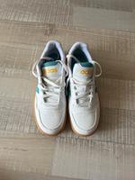 Adidas Hoops Größe 37 1/3. Super Zustand,neuwertig Frankfurt am Main - Sachsenhausen Vorschau