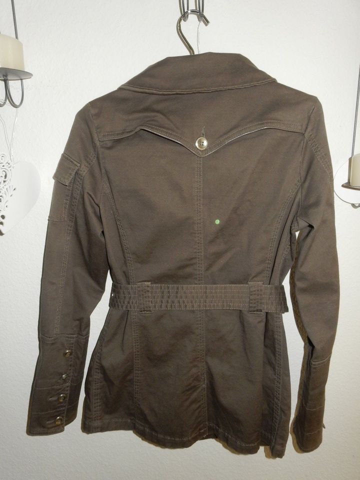 leichte praktische Übergangsjacke Khaki Amisu Gr. 36/S in Roigheim