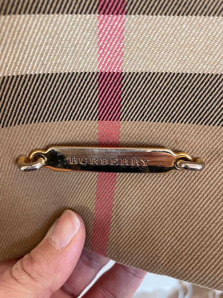 Burberry bag zipper hotsell