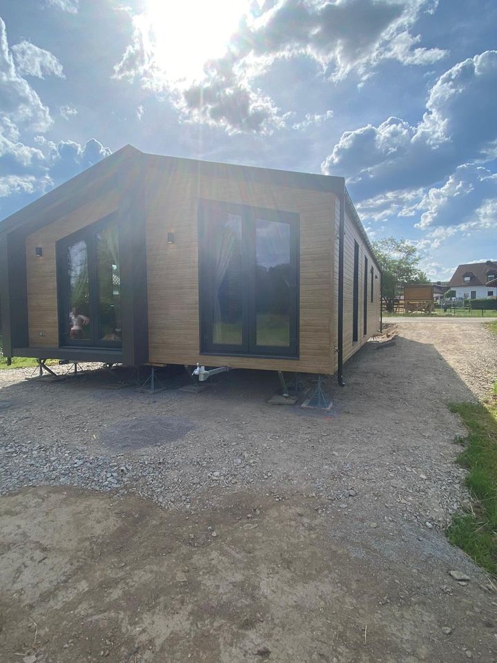 TINYHAUS  + GRUNDSTÜCK zum dauerhaften Wohnen in Ortsrandlage bei Kröblitz, Neunburg vorm Wald: voll möbliertes Fertighaus  / schlüsselfertiges Modulhaus / Tinyhouse / Mobilheim in Neukirchen-Balbini