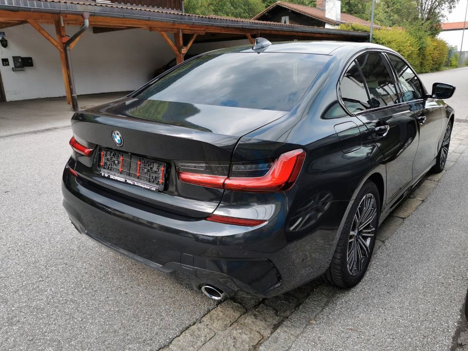 KFZ Auto Folierung Scheibenfolierung Scheibenabdunkelung Tönung in Bad Reichenhall