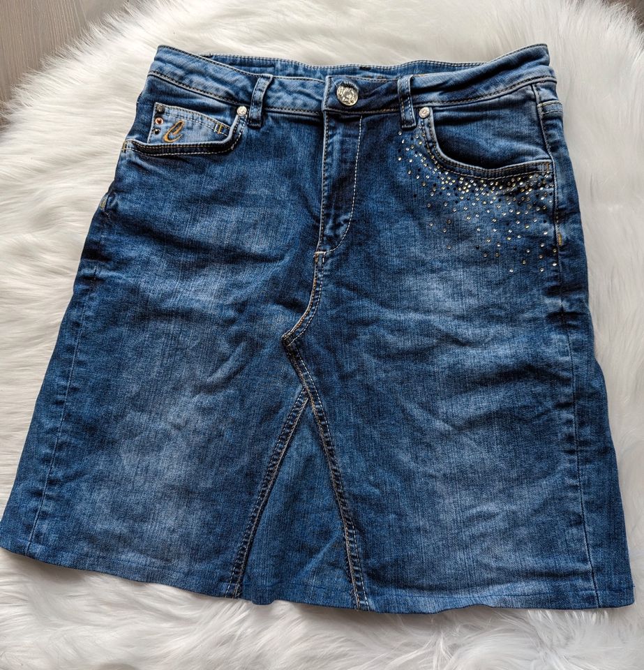 Strassbesetzter blauer Jeans Rock Colac W40 l 32 in Köln