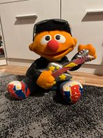 Ernie spielt lustig Gitarre Berlin - Hellersdorf Vorschau