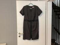Sheego Cocktail Buisiness Kleid Grau Gr. 40 Nordrhein-Westfalen - Pulheim Vorschau