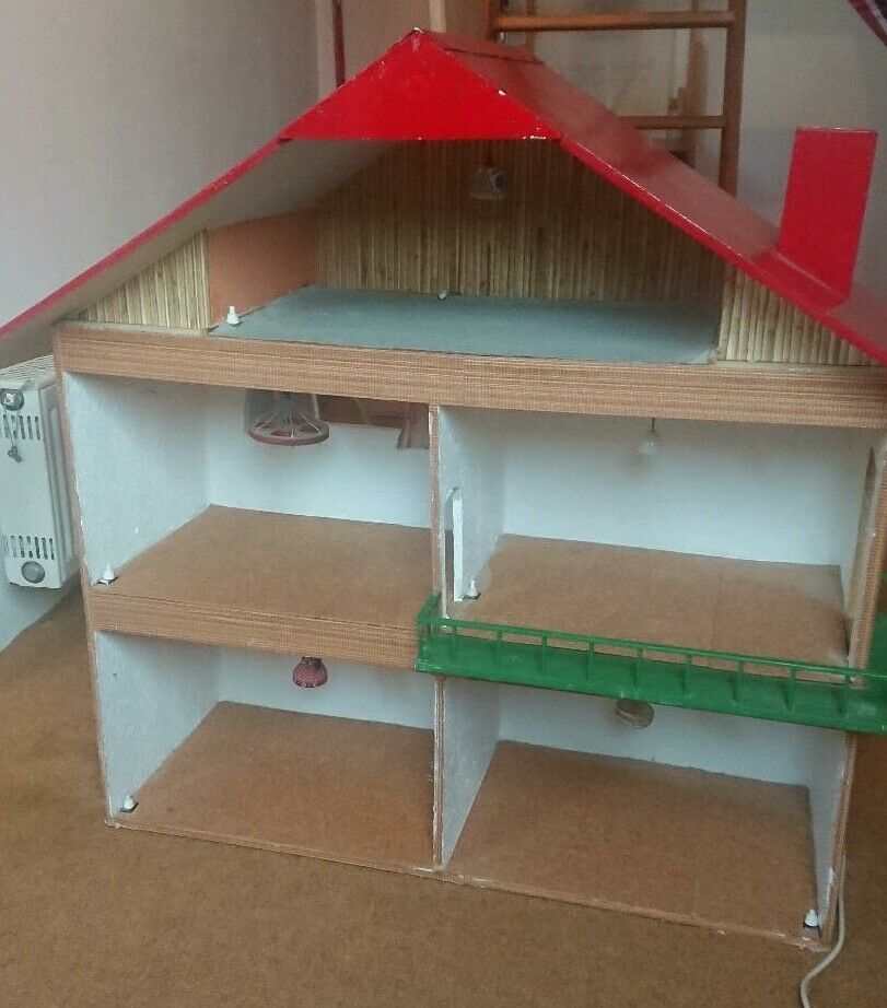 Puppenhaus 95x100x34 cm, 4 Zimmer und Dach in Bayreuth