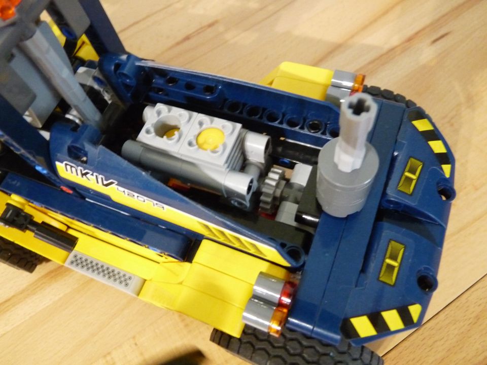 LEGO Technic (42079) Schwerlast-Gabelstapler, komplett mit BA in Uetze