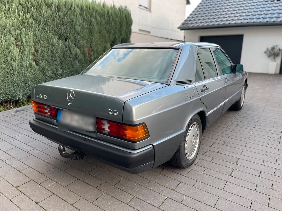 Mercedes Benz Oldtimer 190d 2.5 W201 in Dortmund