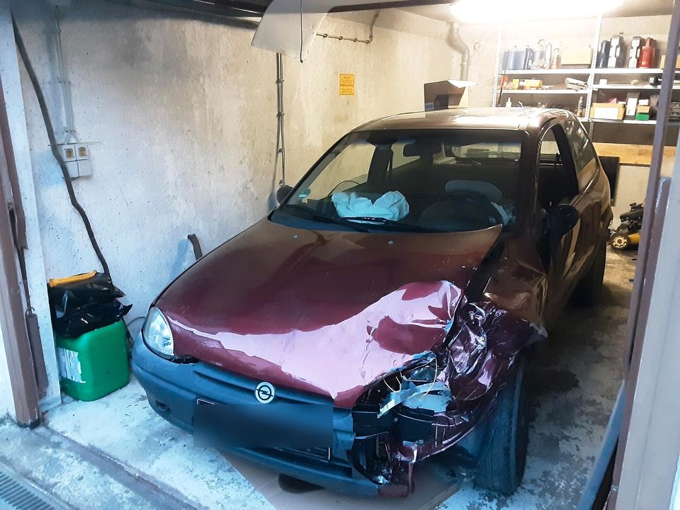 Opel Corsa b Totalschaden in Bad Schwalbach