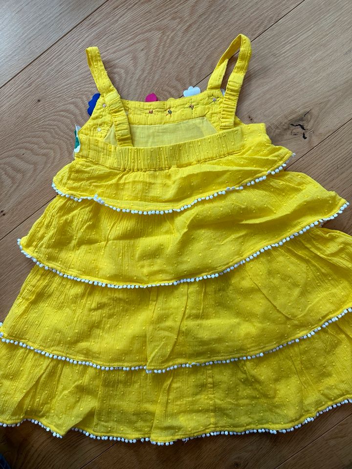 Mini Boden Kleid 4-5Jahre in Gießen