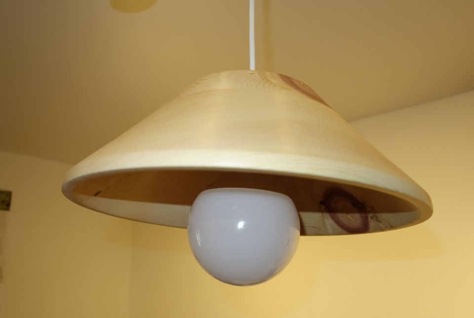 Lampenschirm aus Zirbenholz, 29 cm, Deckenlampe Holzlampe in Halfing
